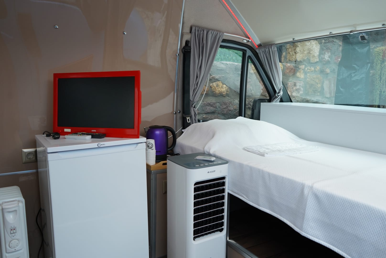 Caravan Room